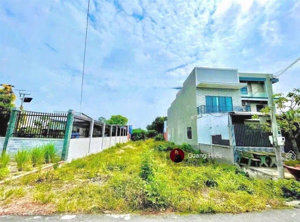 Ngộp bán lô đất 300m2 (100m2 thổ) đối diện kcn trảng bàng, quốc lộ 22 đi vào 100m, giá 750tr