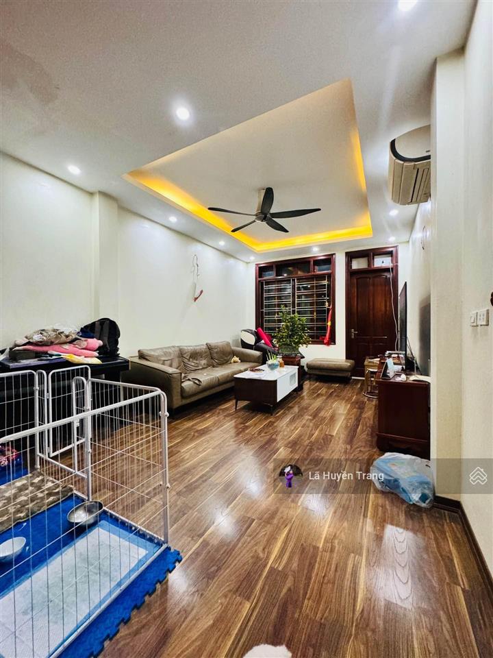 Chủ ngộp giảm sâu 4 tỷ lô góc võng thị 90m2 2 thoáng ô tô đỗ cửa kinh doanh 2p ra hồ tây