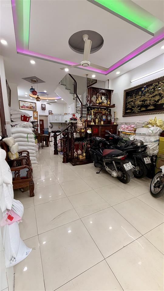 Nhà 4 tầng đúc gần nguyễn ảnh thủ 50m2 nở hậu 5pn 6wc, chỉ 3,99 tỷ