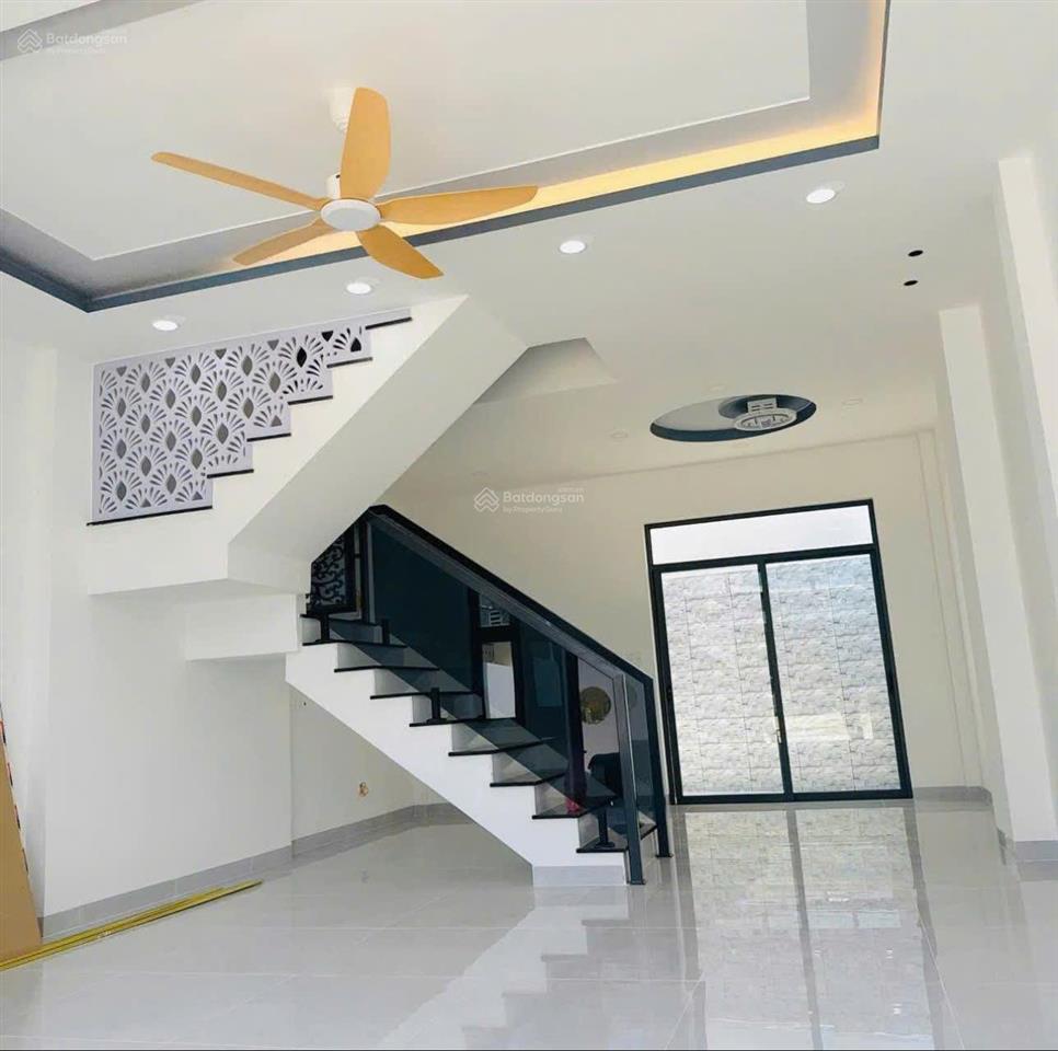 Bán nhà 3 tầng xây mới chưa sử dụng phường tây nha trang. 0798 379 ***