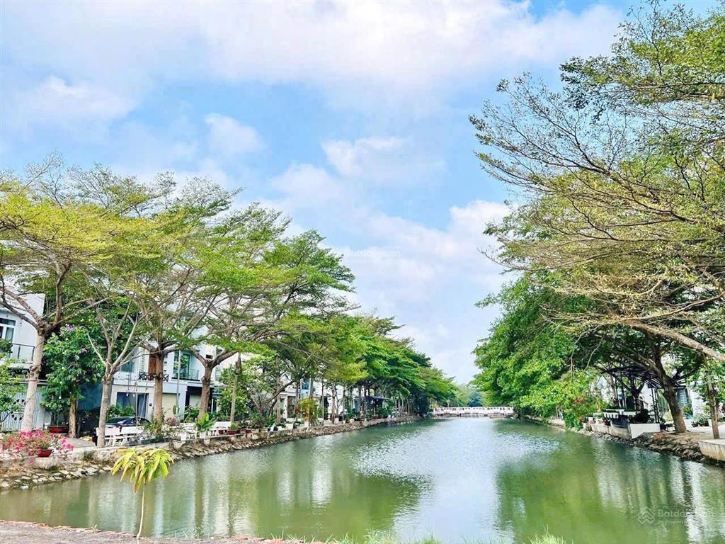 Rẻ hơn thị trường 2 tỷ, 5x18m, 4 tầng, chỉ 10,3 tỷ, nhà mặt phố, view sông kdc phú mỹ, quận 7