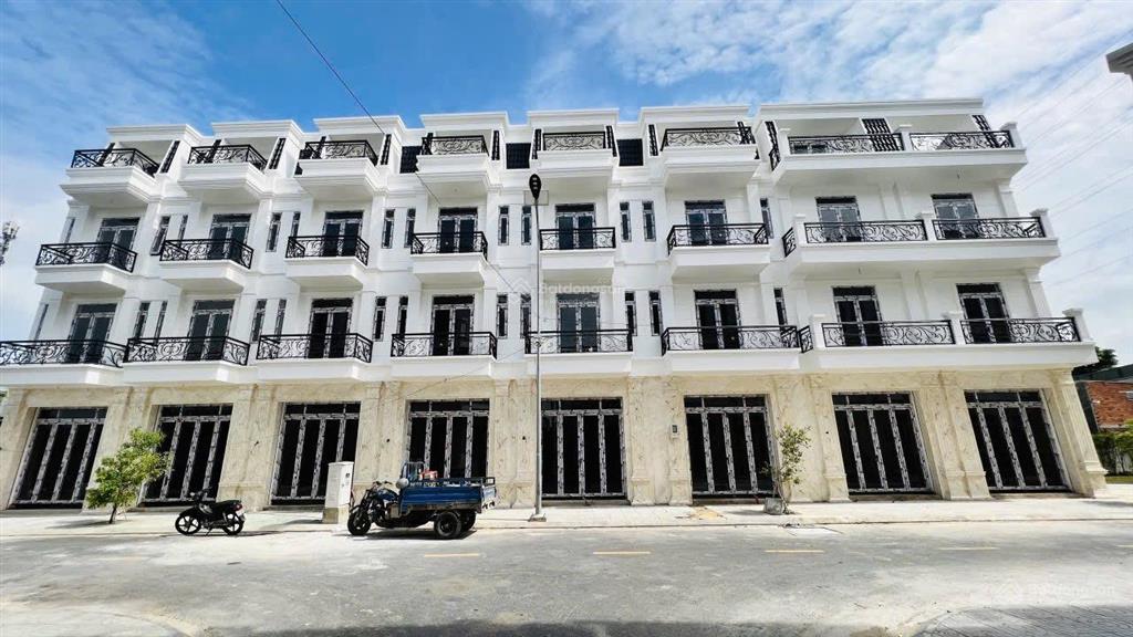 Nhà 1 trệt 3 lầu hẻm 12m võ thị liễu sát đh nguyễn tất thành chợ vườn lài. dt 4.05mx13m khu vip