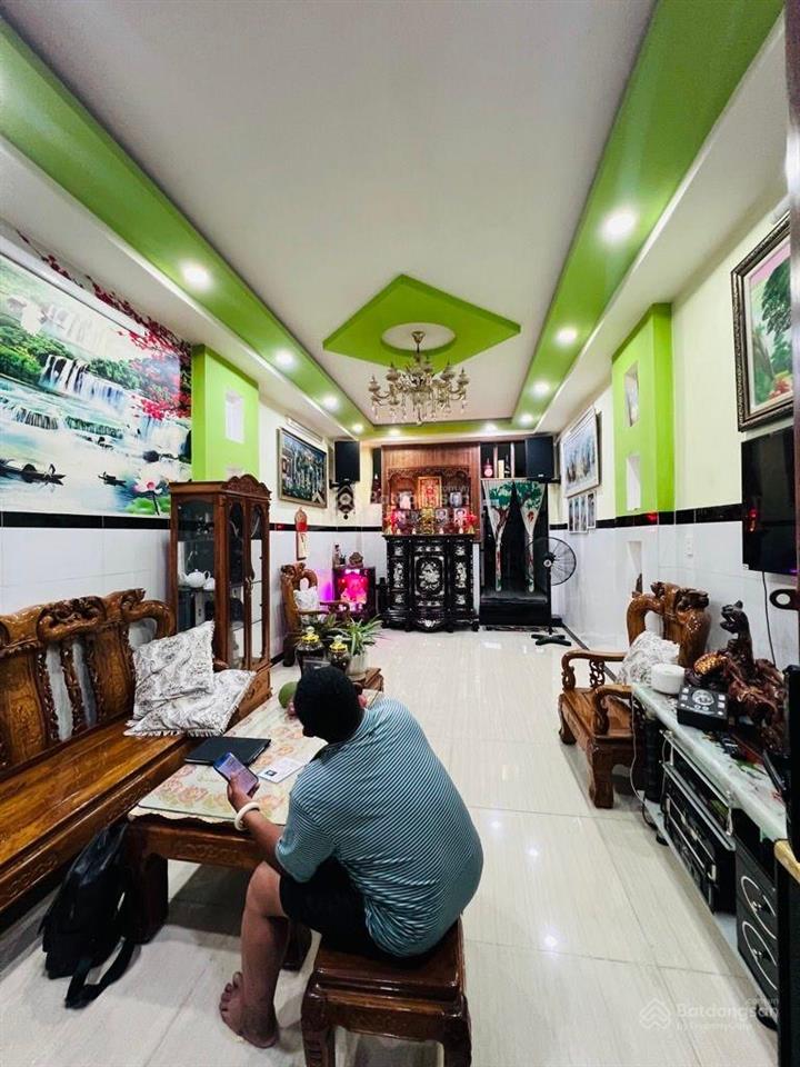 Bán nhà mặt tiền khu dân cư bình hưng đối diện bến xe quận 8