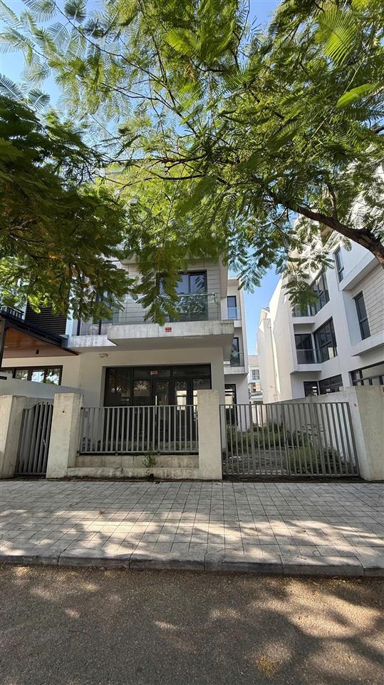 37 tỷ cho căn biệt thự an vượng 180m2 đẹp, sát công viên, hướng đông nam.