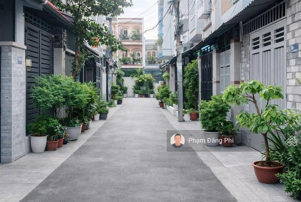Nhà đẹp hẻm ô tô thông tiện ích ngập tràn chợ, siêu thị emart, trường học các cấp.