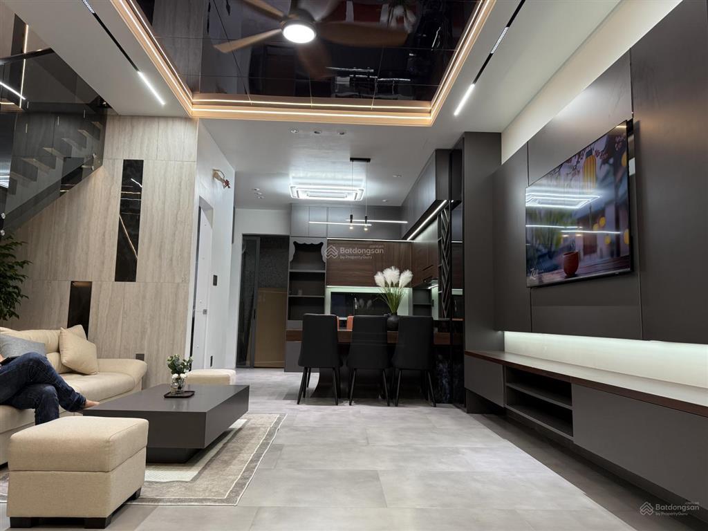 Bán nhà đường 3/2 phường vườn lài hxh tới cửa thông đbp 62m2 4 tầng mới đẹp giá chỉ 14,3 tỷ