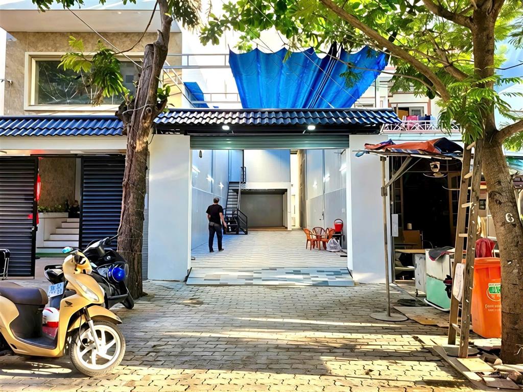 Bán nhà mặt tiền kinh doanh lê thị chợ, lacasa quận 7 ngang 5x28m khu vực xây dựng cao tầng hầm
