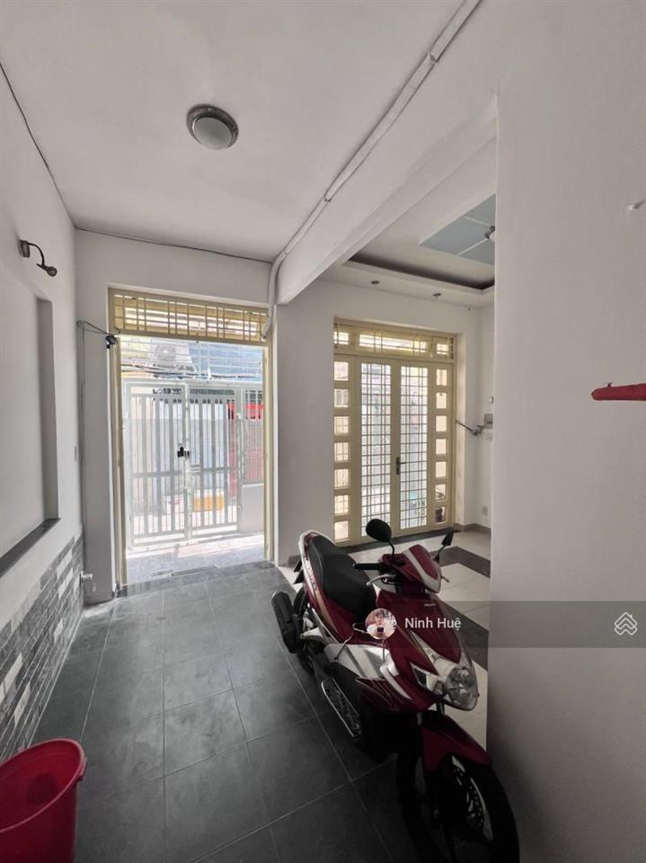 Nhà cmt8 trung tâm cho thuê khoán 24tr/tháng ngang 5,3m nở hậu giá 9,2 tỷ