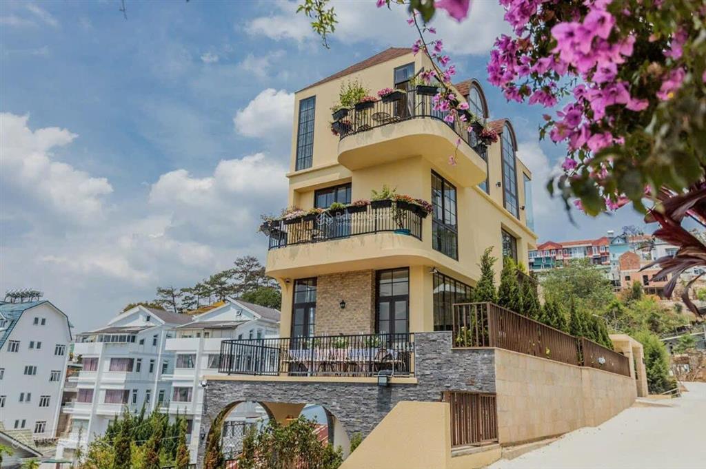 Bán biệt thự siêu đẹp lưu đình lễ, q2 12x20m 4 tầng giá chỉ 40 tỷ. 0944 575 ***