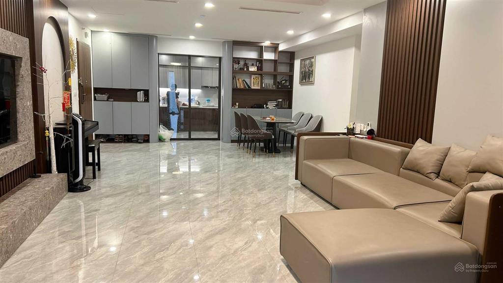 Chính chủ bán ch paragon cầu giấy 2n 2wc 81m2 giá 6,5tỷ. full nội thất