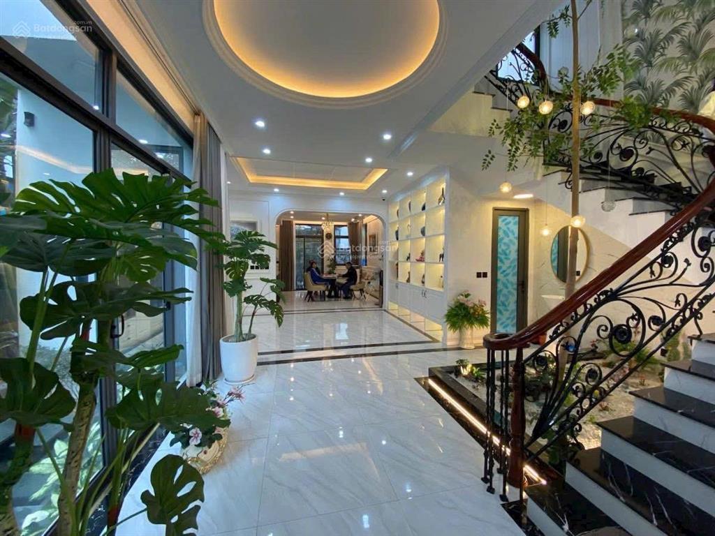 Rẻ hơn thị trường 2 tỷ bán gấp liền kề văn phú 90m2, 5 tầng, view biệt thự, vị trí đắc địa, 20tỷ