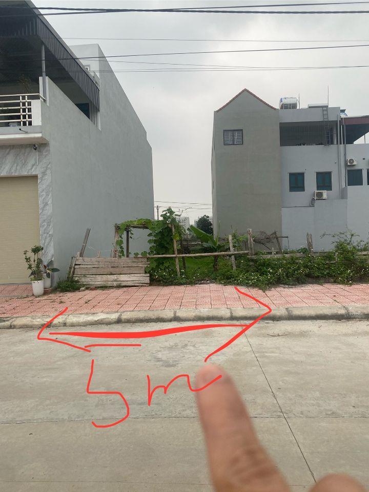 Tháng sau em đi Nhật cần tiền đóng cọc gấp nên bán rẻ mảnh đất 69m thổ cư hoàn toàn.