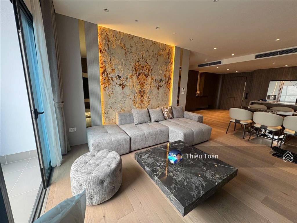 Cần tiền bán gấp căn han jardin n01 t7, 142m2, 4 phòng ngủ, đủ đồ, view hồ tây 0941 882 ***