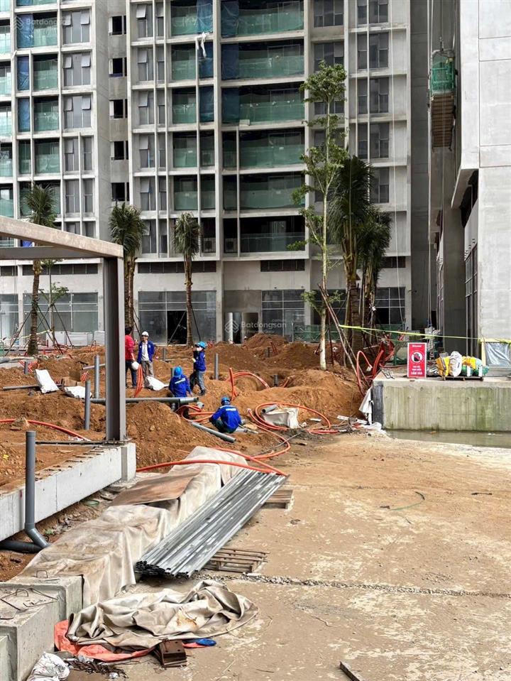 42,2m 1pn tầng đẹp view bể bơi giá 3,6 tỉ bao phí 0946 578 *** để nhận ptg