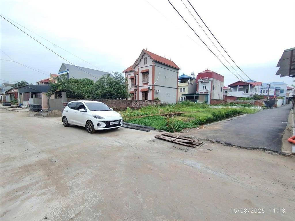 Bán lô đất 100m2 full thổ cư phú cát, hòa lạc vị trí vàng