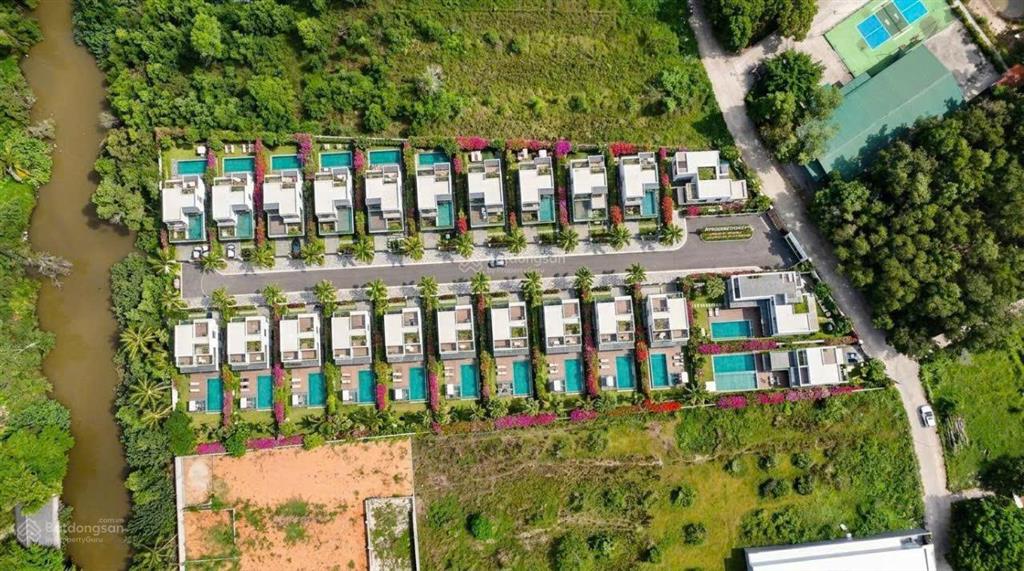 Bán đất trung tâm dương đông, phú quốc 8970m2 giá 10tr/m2 sổ riêng view sông đón sóng apec