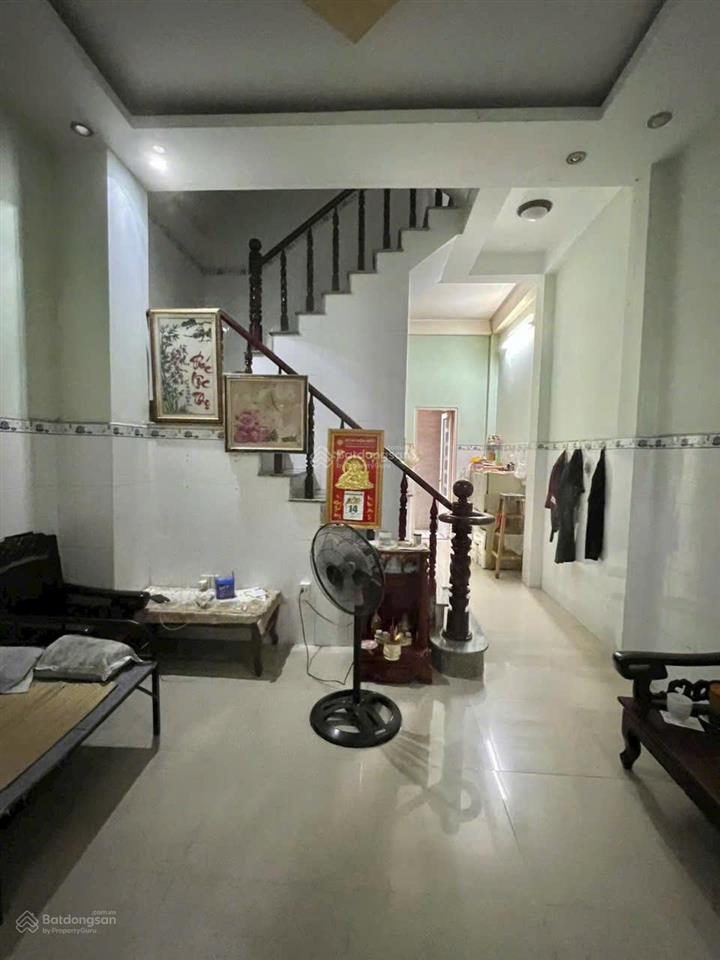 Bán nhà 3 tầng mặt đường ô tô thông thoáng, p. cát lái