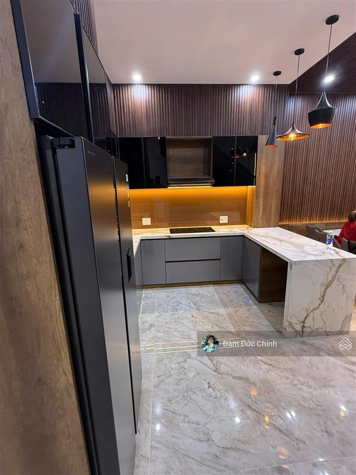 Nhà mặt phố tại đường hà bồng, giá 9,8 tỷ, 100m2, 4pn, 5wc, pháp lý đầy đủ 0905 599 ***