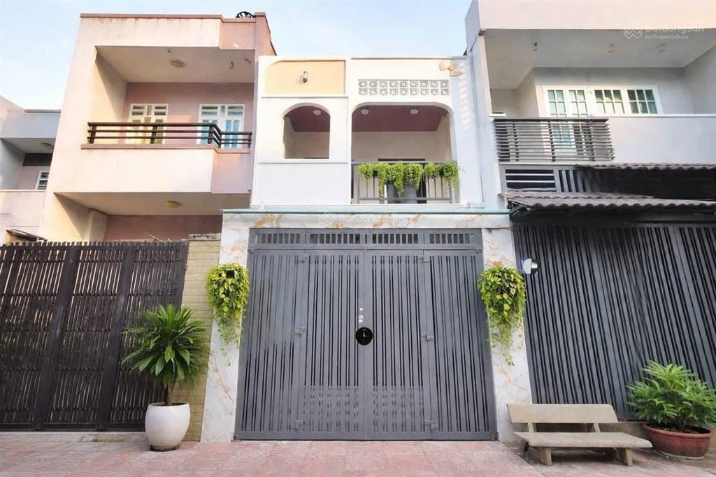 Nhà đường nguyễn phi khanh quận 1. 42m2 (4m x 11m) giá 2.850 tỷ. sổ hồng đẹp, 2 tầng