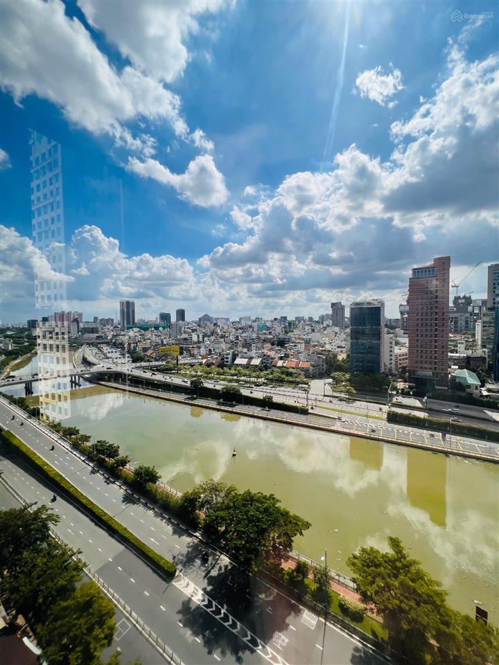 Bán ch tresor 2 pn 1 wc full nội thất, view sông, giá tốt 7,5 tỷ, tl, 0938 638 *** miễn trung gian