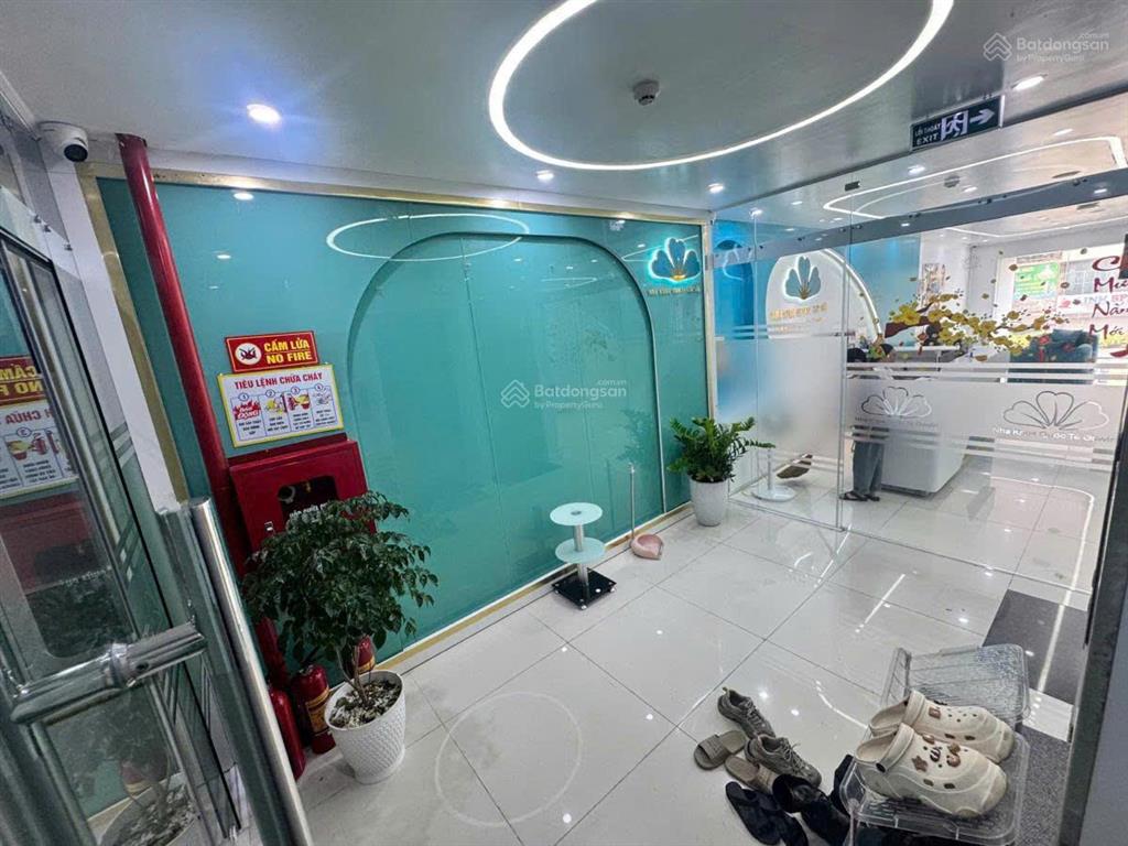 Bán nhà mặt phố âu cơ. 166m2x5 tầng + hầm. mặt tiền 7m. dòng tiền 80tr/tháng. giá 77,5 tỷ