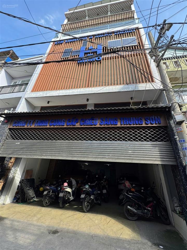 Tòa nhà gần aeon mall. dt 8x13.5m, 5 tấm thang máy. giá chỉ nhỉnh 12 tỷ