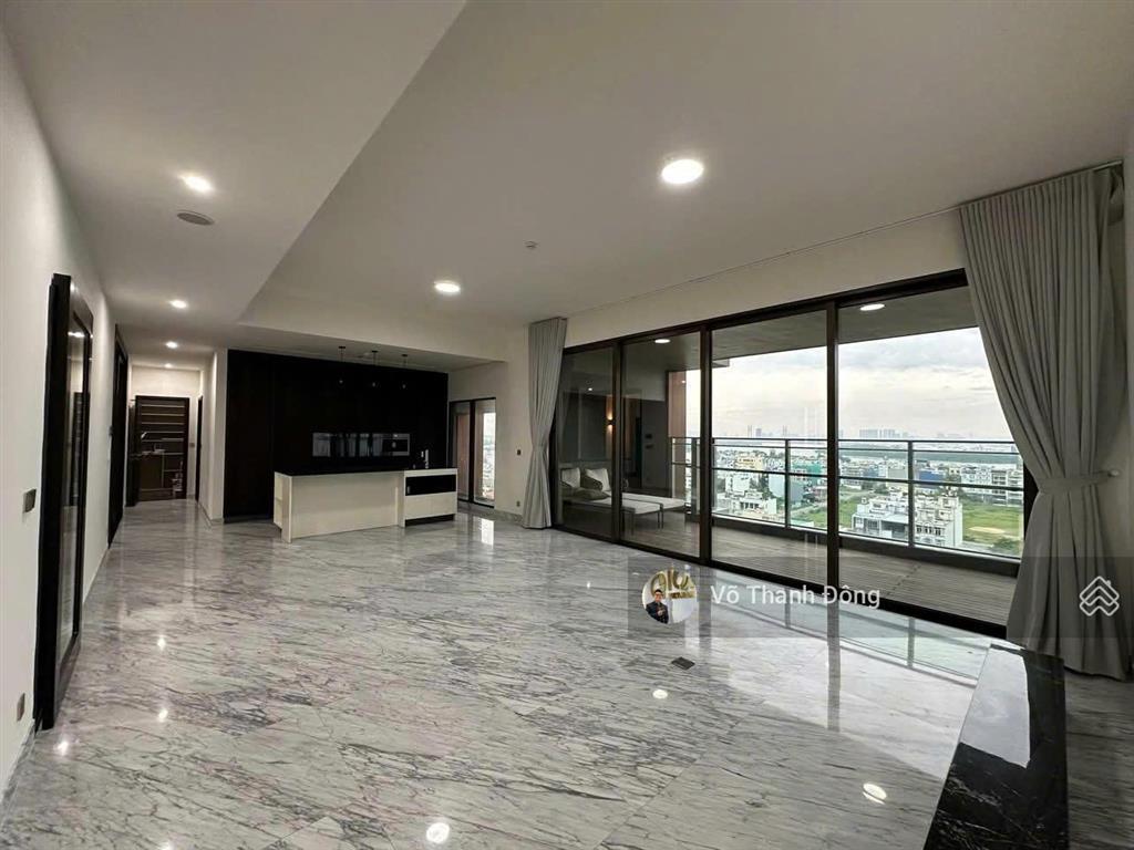 Bán căn 3 phòng ngủ, 220m2 define tầng cao, giá tốt nhất 35 tỷ bao hết