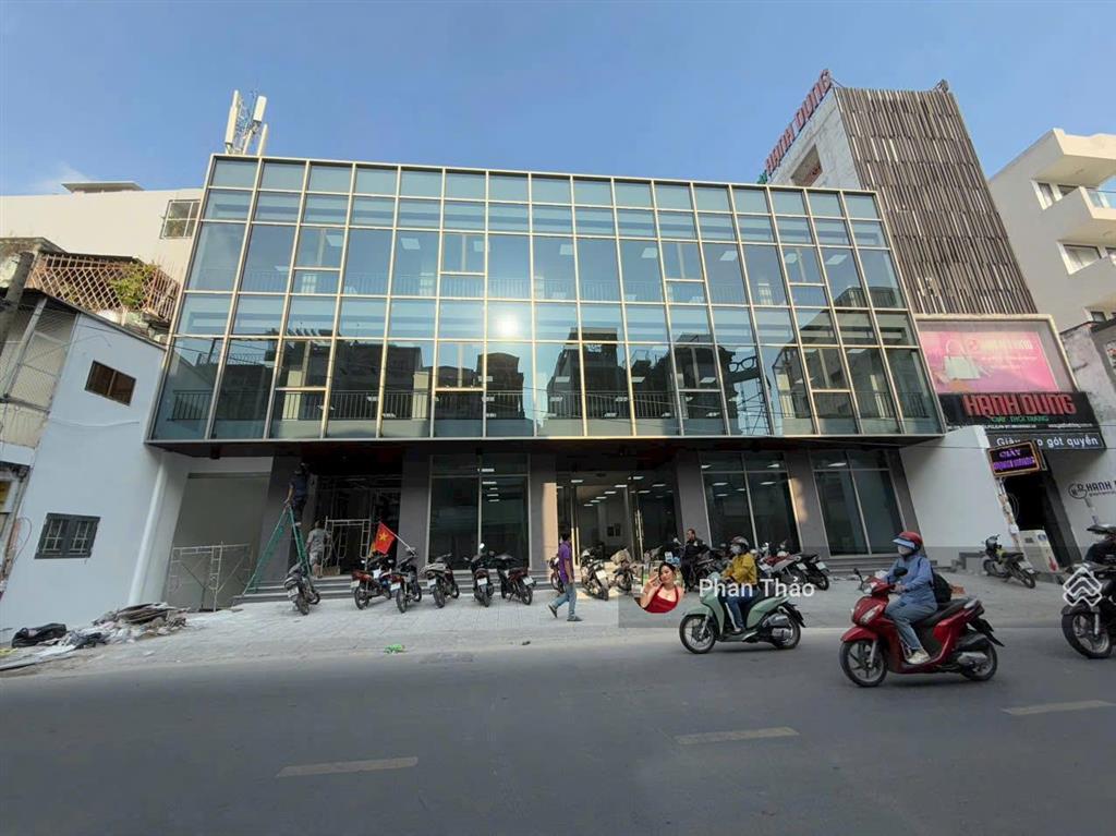 Bán nhà mặt tiền nguyễn chí thanh ngay ngã 6 nguyễn tri phương 19x40m hđt 300 tr giá 180 tỷ