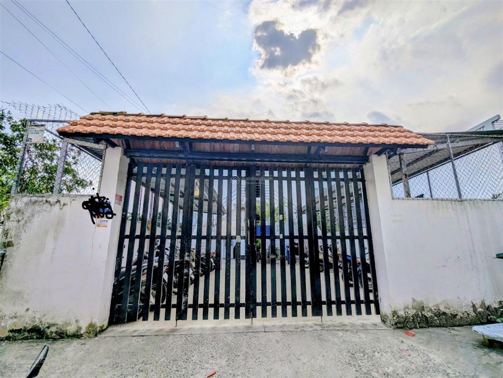 Bán dãy 20 phòng (8 x 36m) sổ vuông a4 hiện hữu đang cho thuê 60tr/tháng full phòng