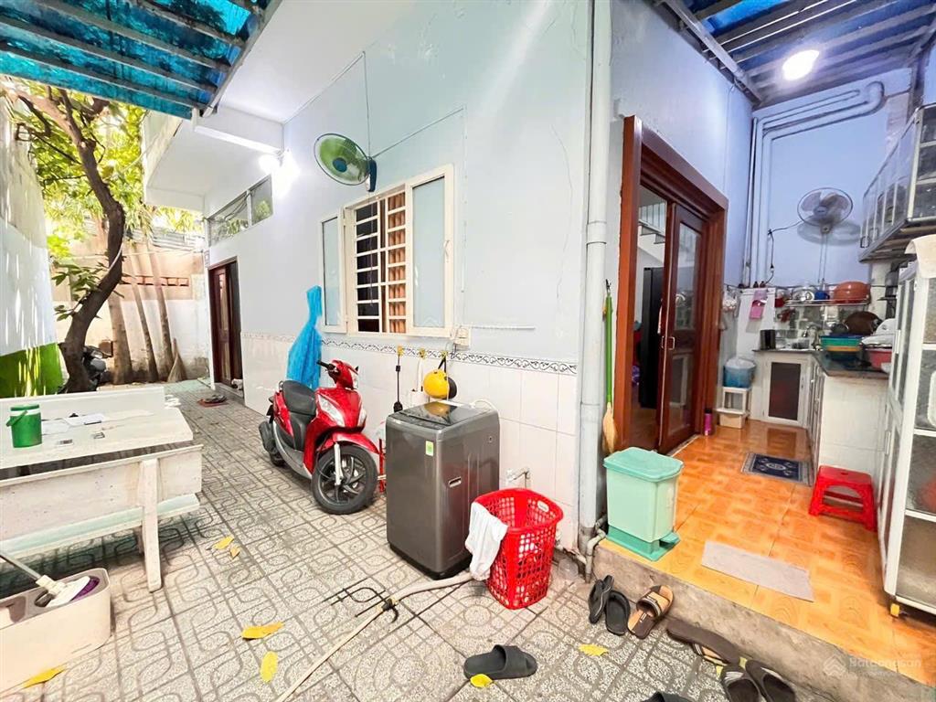 Bán nhà 80/ dương quảng hàm, p5, gò vấp ngang 11m dtcn 108.7m2 nở hậu tài lộc