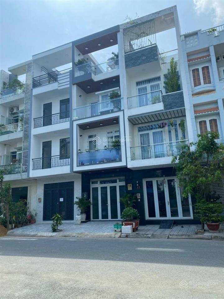 Nhà ngay phú mỹ hưng q7. dt 6mx21m. giá 19 tỷ 8. dt 126m² tk 5 tầng gần hoàng quốc việt, kdc lacasa