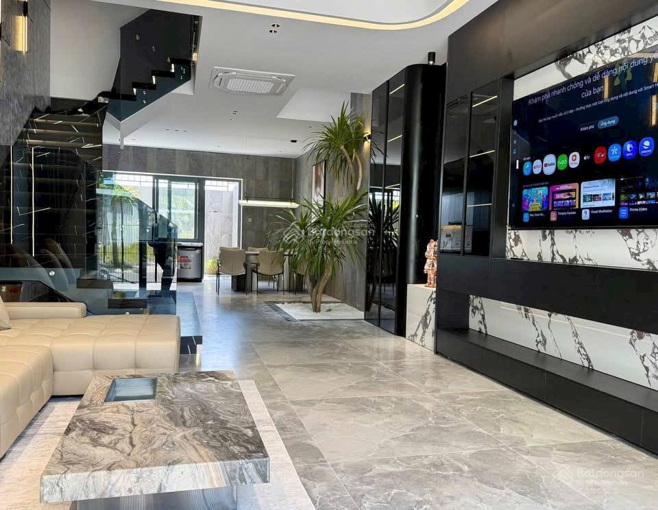Bán nhà 3.5 tầng thiết kế luxury, vị trí cực đẹp gần đường 27m kđt mỹ gia, thái xuân gói 3
