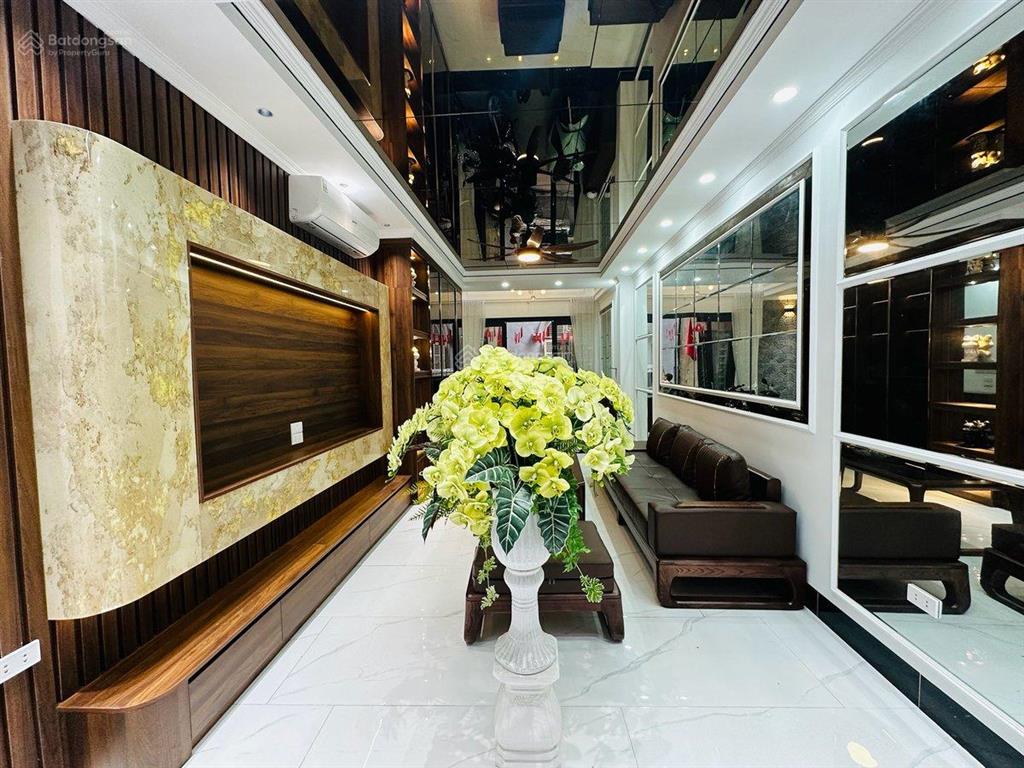 Siêu phẩm phân lô cán bộ tạ quang bửu hbt vỉa hè đá bóng mặt tiền 6.4m 125m2 30.8 tỷ