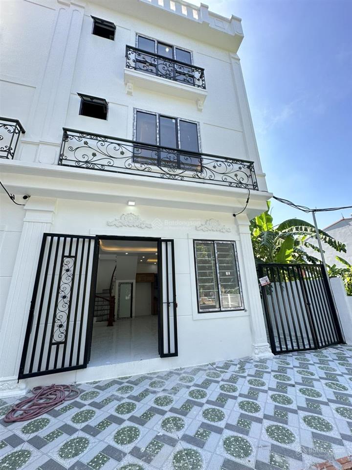 Chỉ với 2,45 tỷ căn nhà ngay sát biên giang, 34m2, cách ô tô 20m, gần quốc lộ 6 0946 393 ***