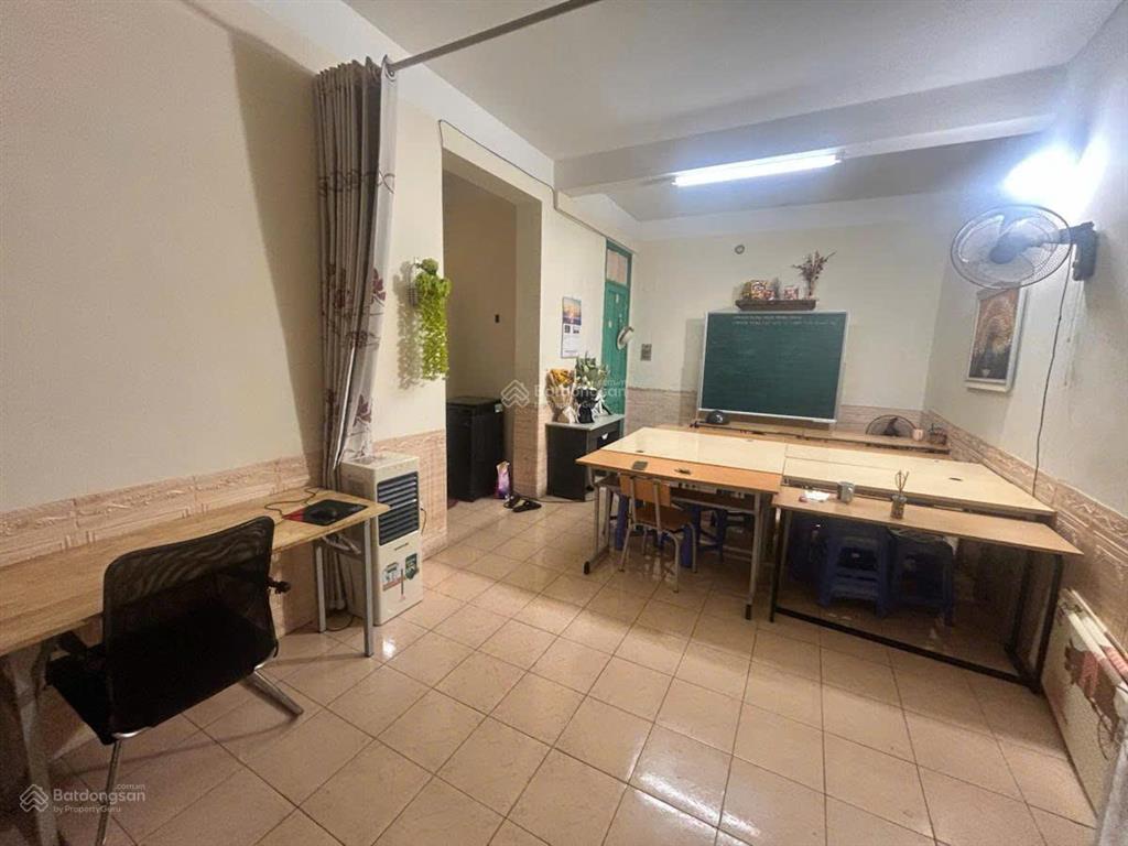 Chính chủ bán chung cư n6e trung hòa nhân chính, 55m2 2pn giá 3,59 tỷ