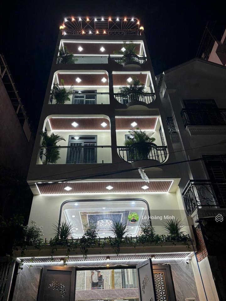 Siêu phẩm ngang 5.5m xây 4 tầng thang máy hẻm rộng 14m thông khu vip tch 10