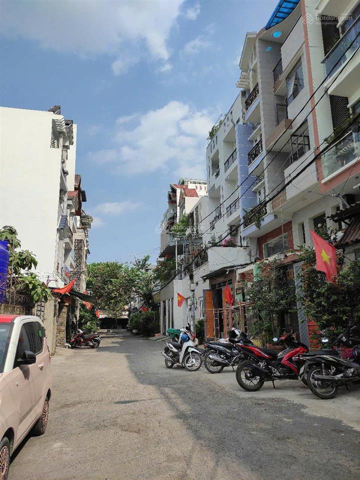 Bán nhà phan huy ích 4 tầng, 5pn, đường 8m có lề đi bộ ra emart 9 tỷ 2