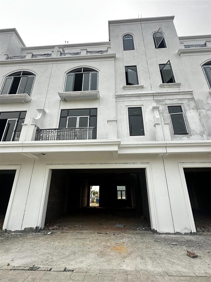 Hàng hiếm! bán căn shophouse 4 tầng 140m2 mt 7m đối diện trung tâm hành chính giá rất hời 11,3tỷ