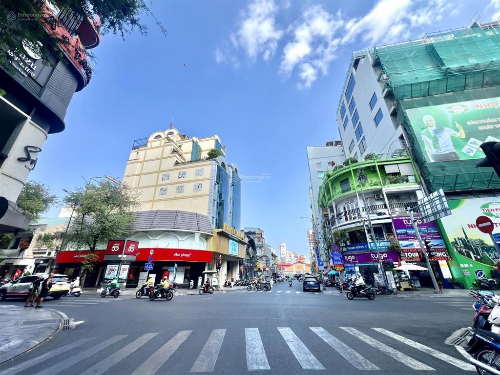 Hiếm nhà phố thủ khoa huân, sát chợ bến thành, 74.6m2, 9pn, ngang khủng 4m1, 19.9 tỷ