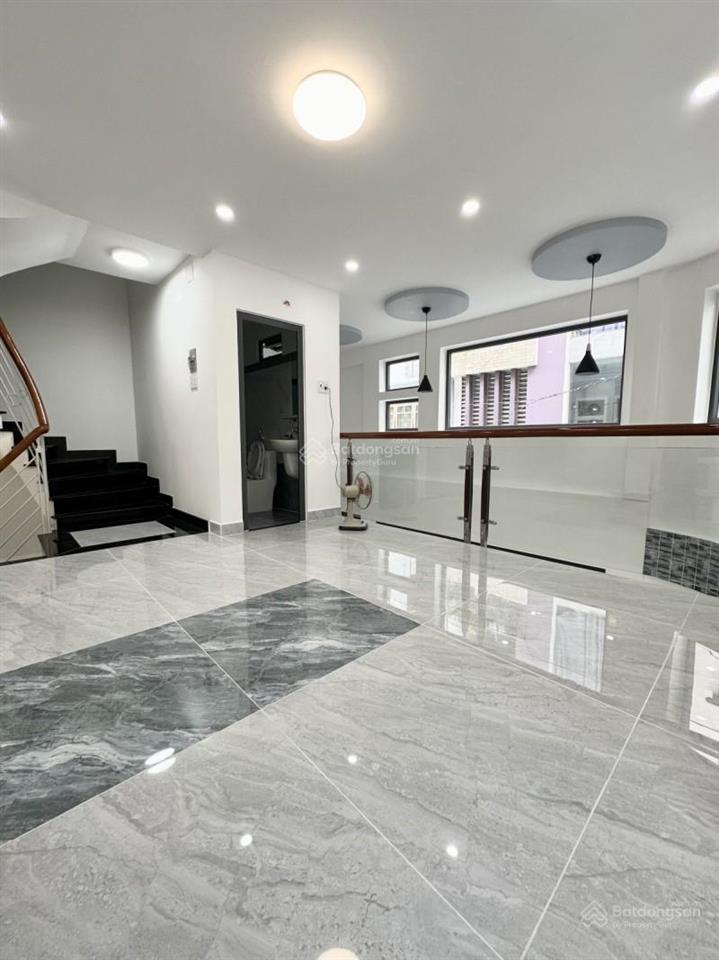 Bán nhà quận 3 hxh 60m² 5 tầng ngang 6m 4 pn đẹp mới ở ngay trần quang diệu gấp bán 8.2 tỷ
