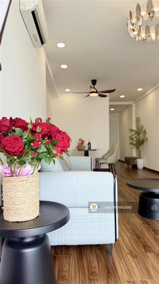 Bán gấp 2pn hoàng anh thanh bình q7 hcm nhà siêu rộng cực đẹp view q1. trang hatb 0905 521 ***
