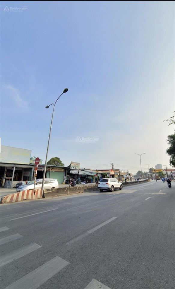Bán 2.000m2 đất mặt tiền ql1k vị trí đắc địa gần làng đại học chợ đông hòa