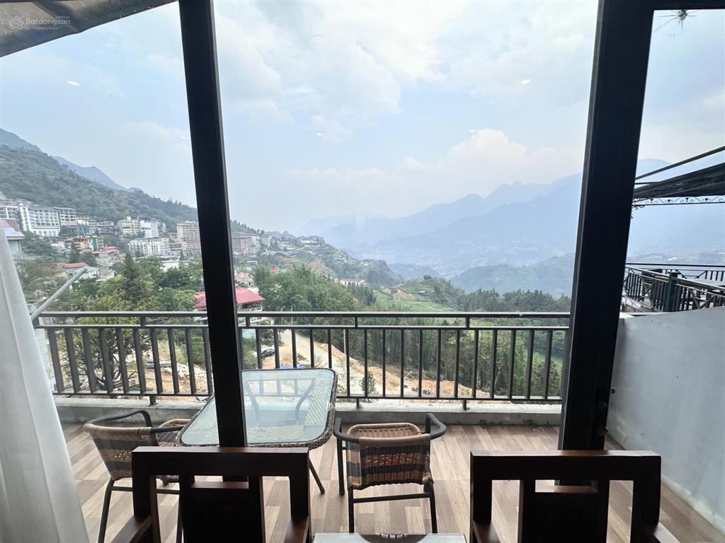 Bán nhà tại fansipan, view đẹp 15 phòng đón khách, 18 tỷ