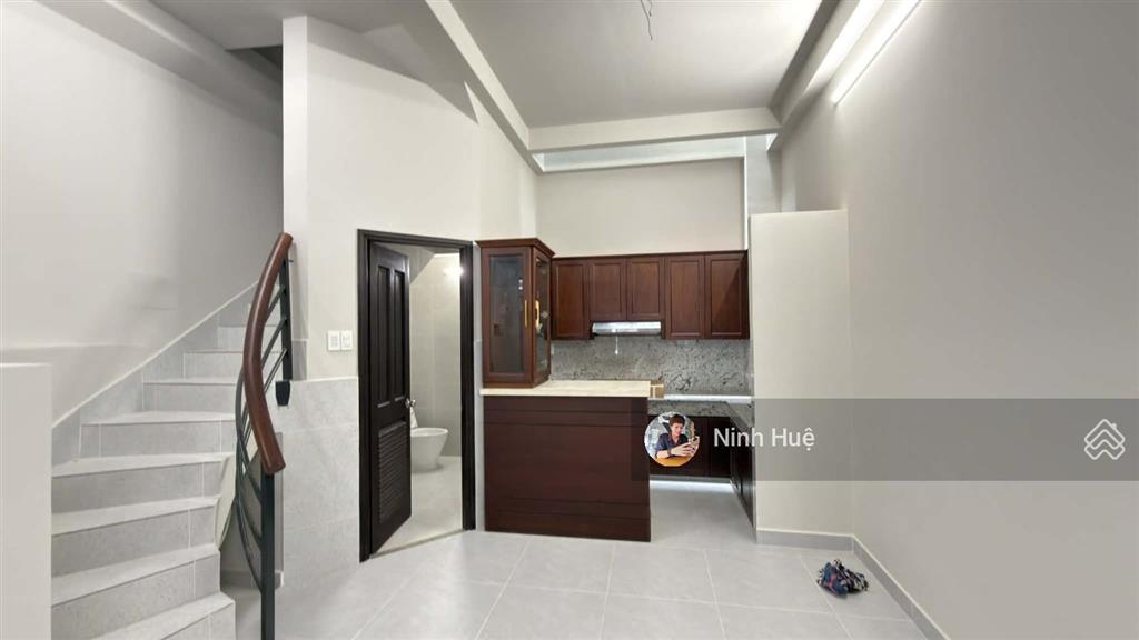Bán nhà vị trí siêu đẹp sân bay công viên bv tâm anh 3 phút hxh tránh dân trí giá 12,3 tỷ