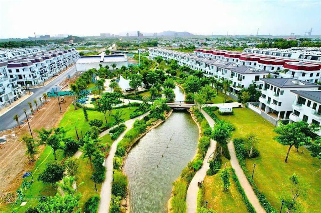 13,3 tỷ biệt thự song lập hướng đông nam, đối diện biệt thự đơn lập, đã có sổ, cạnh căn gốc.