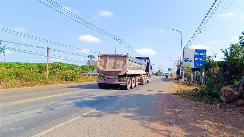 Bán mặt tiền đường bình bađá bạc 6000 m2(300 tc) mặt tiền 70 m |giá 18 tỷ đầu tưlàm kho bãi tốt.