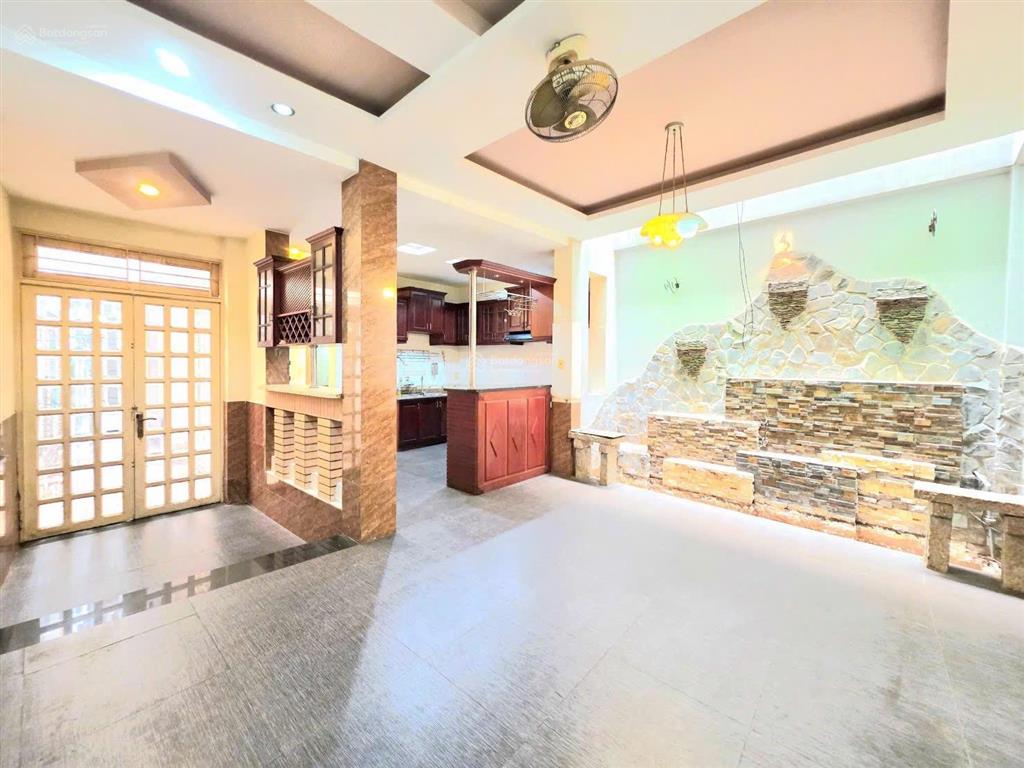 Căn villa phạm văn hai lê văn sỹ. chỉ loanh quanh 140tr/m2