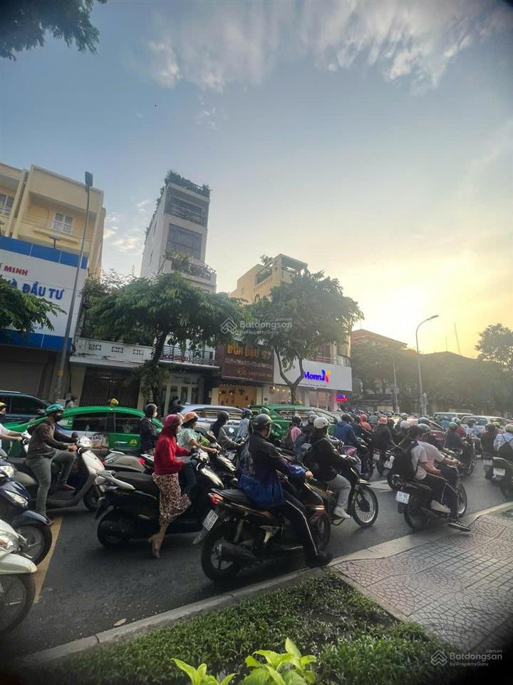 Bán đất ung văn khiêm dt 8mx25m giá 23,5 tỷ p25 q. bt, khu vực được xây cao hầm 7 tầng, đường 10m