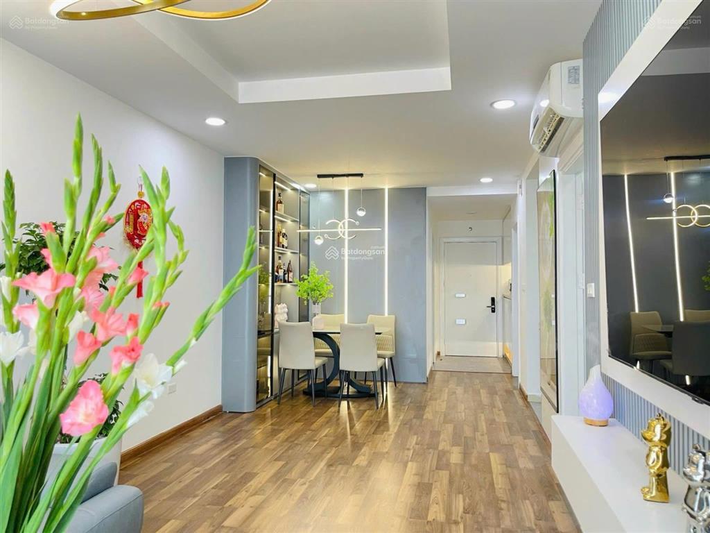 Chính chủ bán gấp căn 4 ngủ 145m2 chung cư cao cấp vp4 bán đảo linh đàm, nhỉnh 15 tỷ. 0988 332 ***