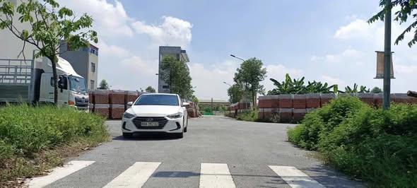 Bán lô góc dự án vạn an resident. nhìn chợ nhìn hồ. a/c quan tâm bđs trung tâm tp bn em nhé